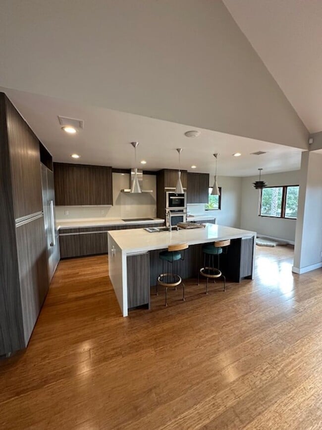 property at 402 S Clementine St