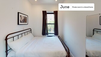 345 E 21st St in New York, NY - Building Photo