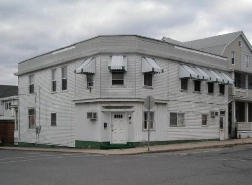 301 E Bertsch St in Lansford, PA - Building Photo