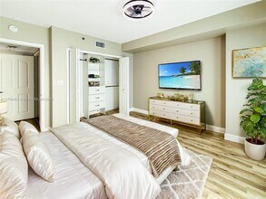 2665 SW 37th Ave, Unit 408 in Miami, FL - Building Photo - Building Photo