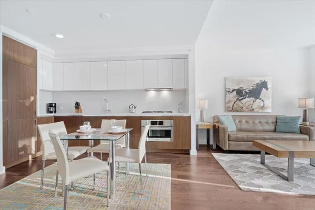 property at 605 W 42nd St