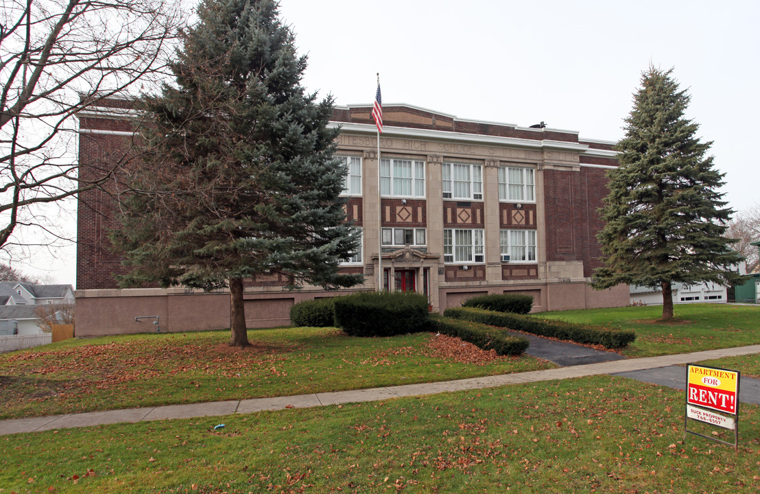 School House Apartments in Whitesboro, NY - Building Photo