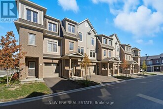 6 Malone Ln in Clarington, ON - Building Photo - Building Photo