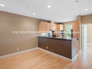 33 Ranch Dr in Novato, CA - Building Photo - Building Photo