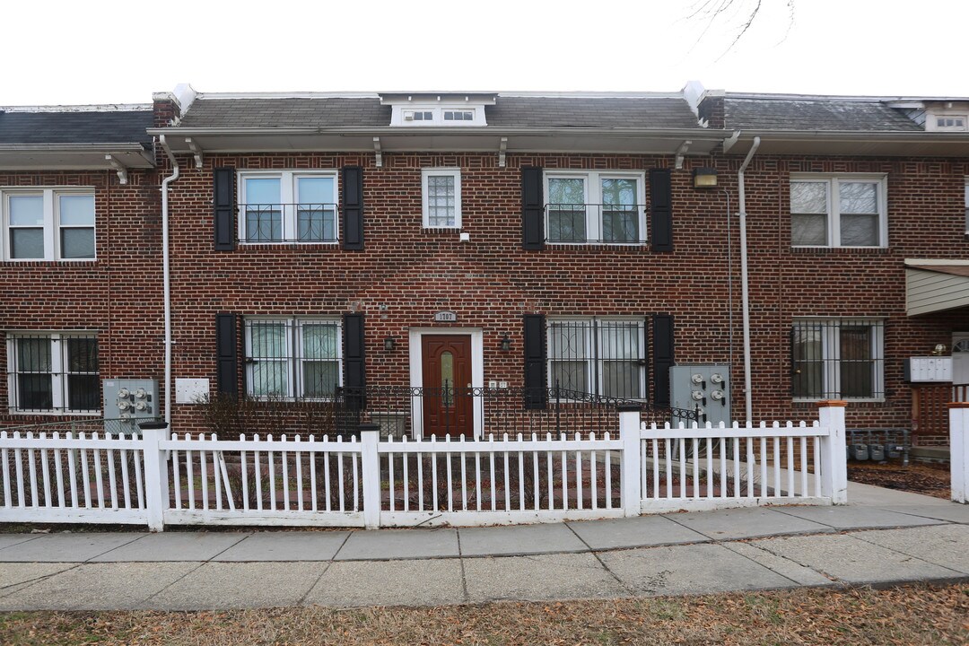 1707 Capitol Ave NE in Washington, DC - Building Photo