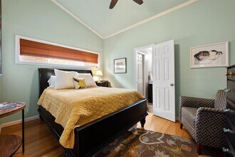 1818 S Lakeshore Blvd in Austin, TX - Building Photo - Building Photo