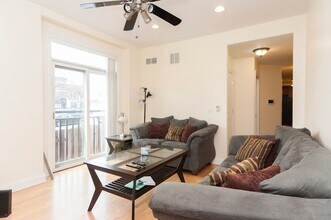 2416 N Greenview Ave in Chicago, IL - Building Photo - Building Photo