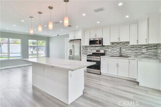 9752 Laramie Ave in Los Angeles, CA - Building Photo - Building Photo