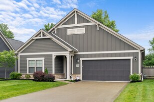 243 Parkgate Ct in Delaware, OH - Building Photo