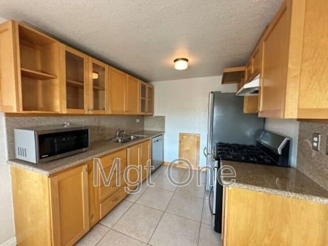 1000 Central Ave in Riverside, CA - Building Photo - Building Photo