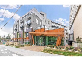 9689-9140 140 St in Surrey, BC - Building Photo