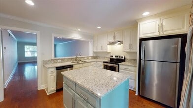 4009 Old Shell Rd in Mobile, AL - Building Photo - Building Photo