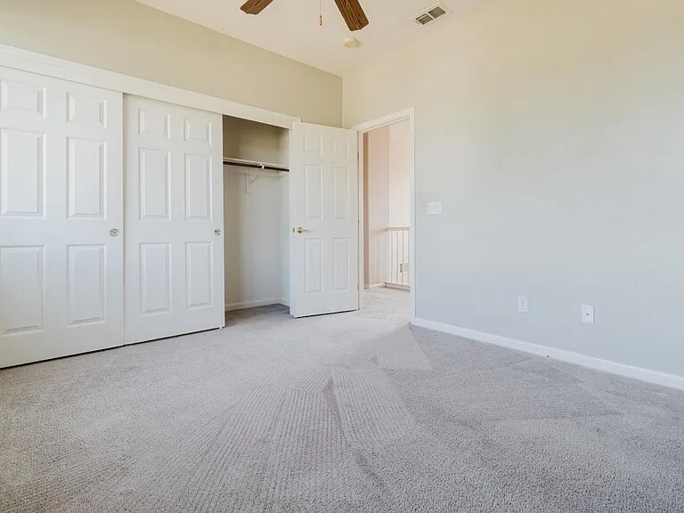 4255 E Morada Ln in Stockton, CA - Building Photo