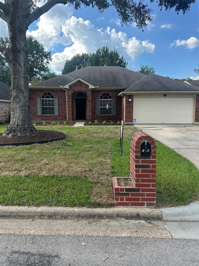 property at 10 Dover Dr