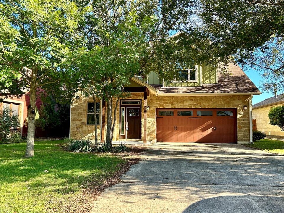 281 Bluff St in Buda, TX - Foto de edificio