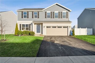 32 Florence Ln in Amherst, NY - Building Photo