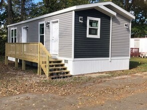 301 Mantle Ave in Jackson, MI - Building Photo - Building Photo