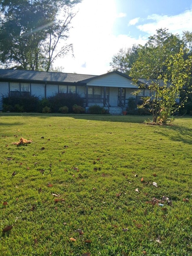 property at 817 Springlake Cir NE