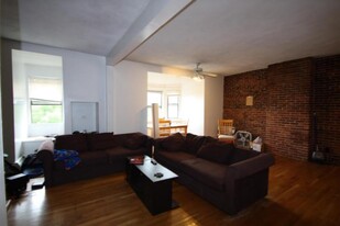 22 Worcester Sq, Unit 5 in Boston, MA - Building Photo