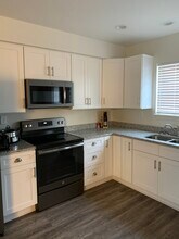 1112 King Arthur Ln, Unit B in Louisville, KY - Building Photo - Building Photo
