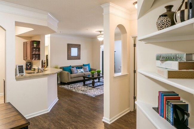 15270 Voss Rd in Sugar Land, TX - Building Photo - Building Photo