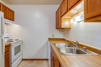 Central Park Apartments in West Allis, WI - Building Photo - Interior Photo