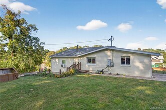 9 Wickes Ln in Wappingers Falls, NY - Building Photo - Building Photo