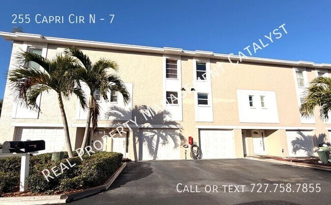 255 Capri Cir N in St Pete Beach, FL - Building Photo - Building Photo