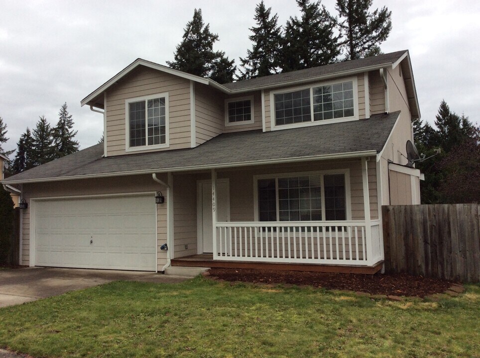 14409 69th Ave Ct E in Puyallup, WA - Building Photo