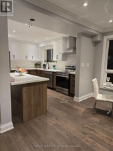 588 Stone St in Oshawa, ON - Building Photo - Building Photo