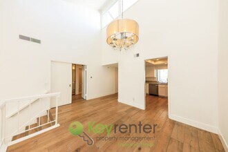 17 Kialoa Ct in Newport Beach, CA - Building Photo - Building Photo