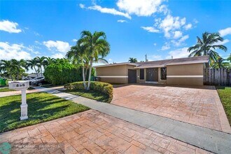 9650 NW 24th St in Sunrise, FL - Building Photo - Building Photo