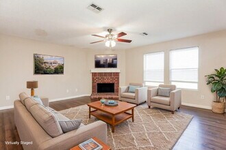 2316 Graystone Dr in Rockwall, TX - Foto de edificio - Building Photo