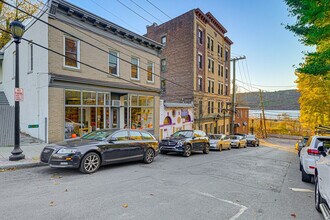81 Southside Ave in Hastings On Hudson, NY - Building Photo - Building Photo