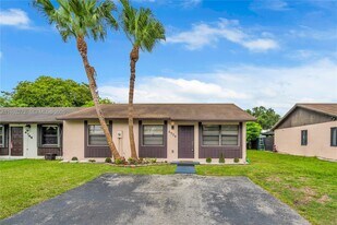 4736 SW 136th Pl in Miami, FL - Building Photo