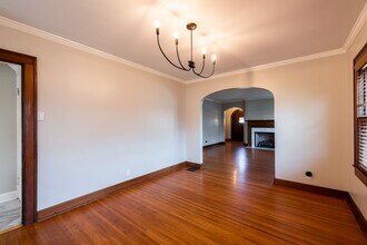 1852 Princeton Dr in Louisville, KY - Building Photo - Building Photo