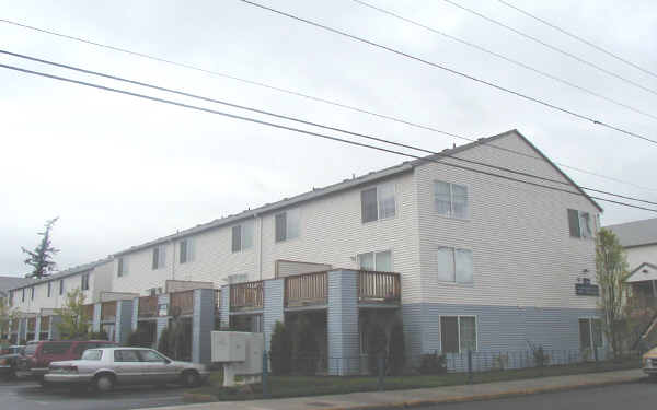 Victoria Gardens Apartments in Portland, OR - Building Photo - Building Photo