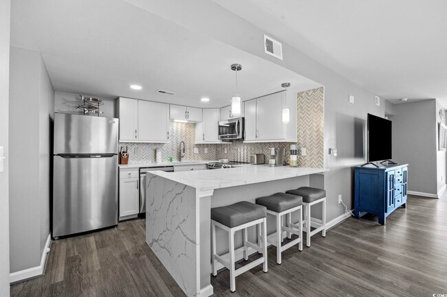 941 S Ocean Blvd in North Myrtle Beach, SC - Building Photo - Building Photo
