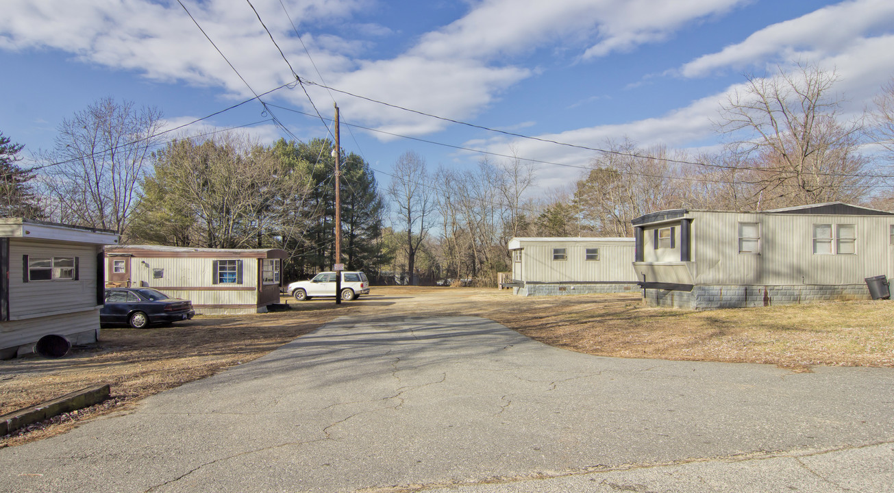 2420 Evans St SW in Lenoir, NC - Building Photo