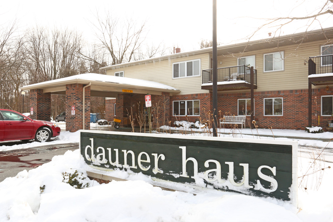 Dauner Haus II Senior Apartments in Fenton, MI - Building Photo