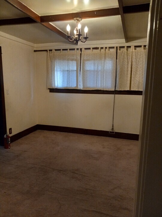 1202 N Spaulding Ave in West Hollywood, CA - Building Photo