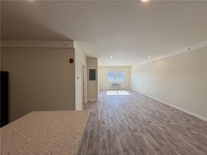 327 Pine St in Pawtucket, RI - Foto de edificio - Building Photo