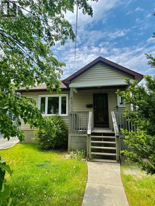 40-40 Helen St in Kingston, ON - Building Photo