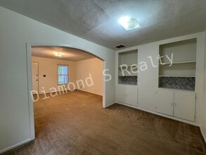 1452 E Central St in Springfield, MO - Building Photo - Building Photo