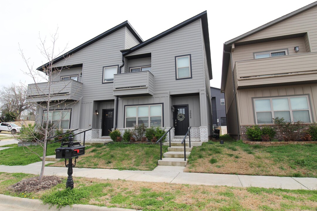 2648 N Ward Dr in Fayetteville, AR - Foto de edificio