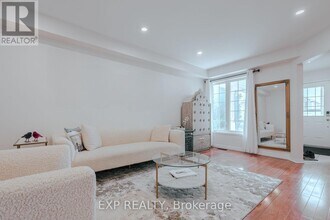 1043 Roseheath St in Oshawa, ON - Building Photo - Building Photo