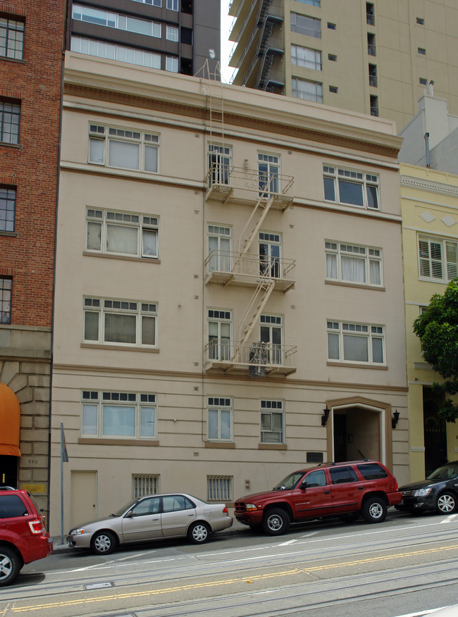 Commonwealth Apartments in San Francisco, CA - Building Photo - Building Photo