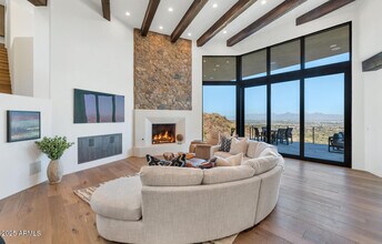 5810 E Cholla Ln in Paradise Valley, AZ - Building Photo - Building Photo