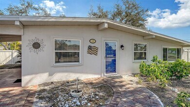 817 Harbor Dr S in Venice, FL - Building Photo - Building Photo