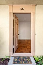 1523 Laurel St in South Pasadena, CA - Building Photo - Building Photo
